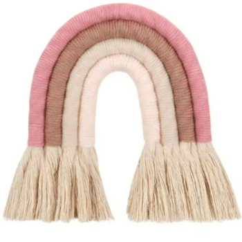 קשת סרוגה ורודה לחדר תינוקת