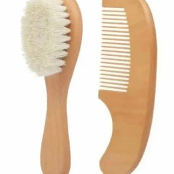 מסרק ומברשת מעץ לתינוק