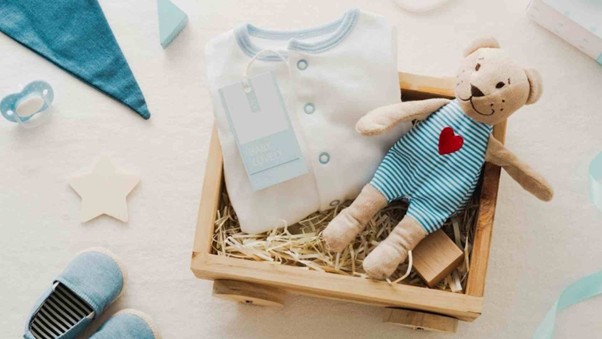 מתנה עם רקמה ליולדת